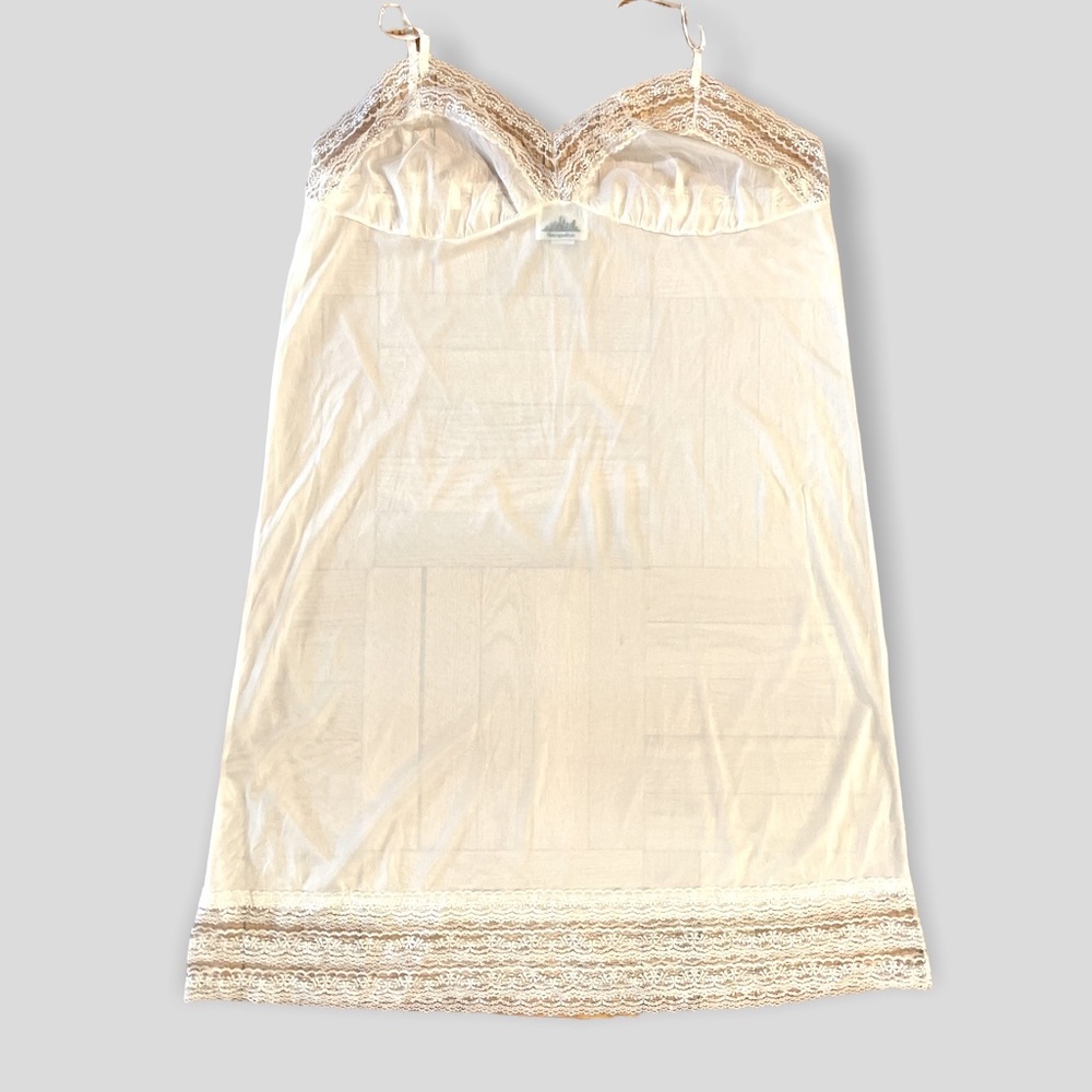 Vintage Embroidered lace Slip  White Floral accents Slip under dress Sz 2X